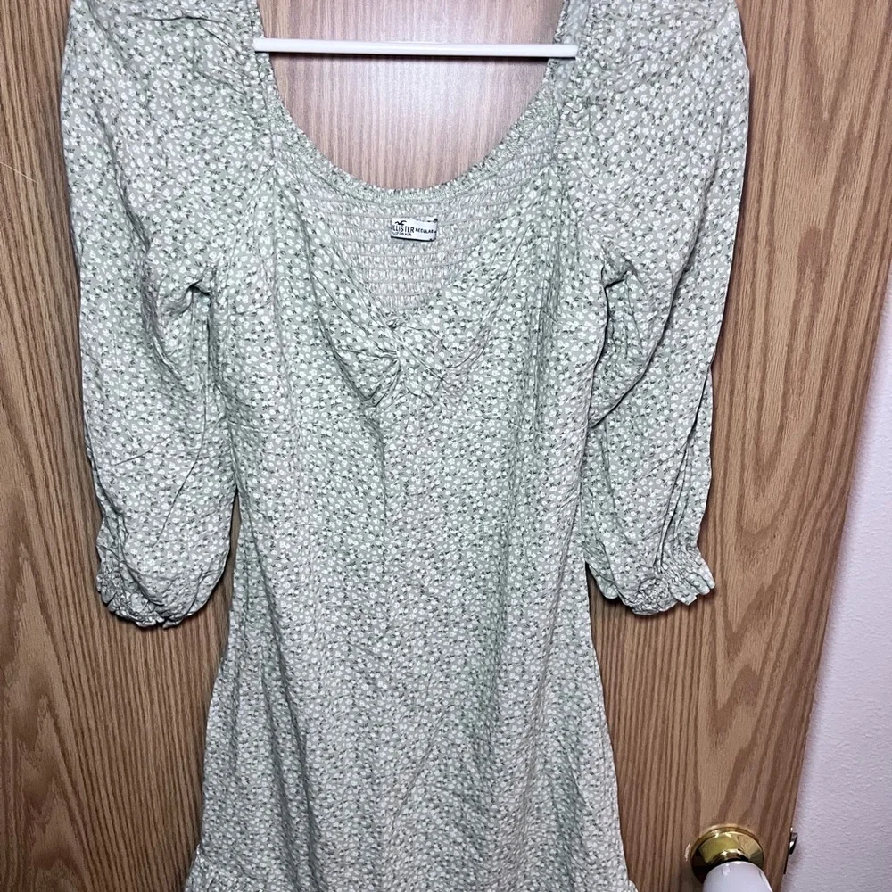 Hollister Sage Green Floral Long-Sleeve Scoop Dress - Picture 2 of 7